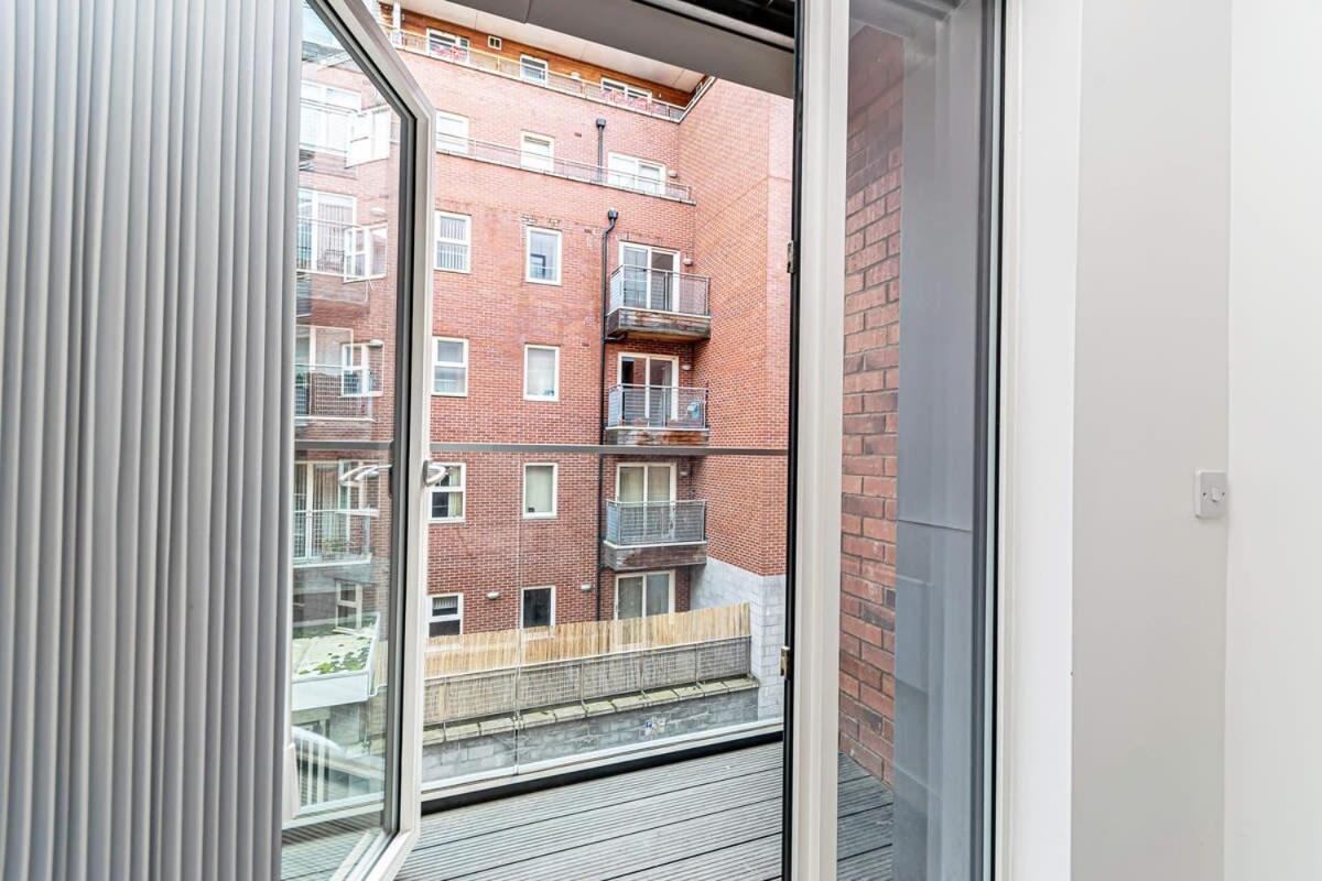 Spacious 2 Bed Apartment In Central Manchester Exterior photo